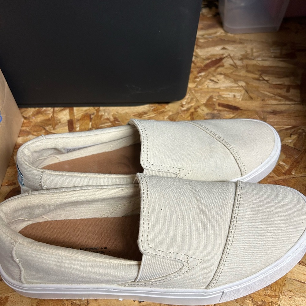 Toms Cream Slip-On Sneakers